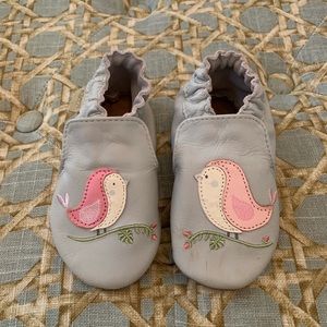 Robeez NEW baby shoes 12-18 months.